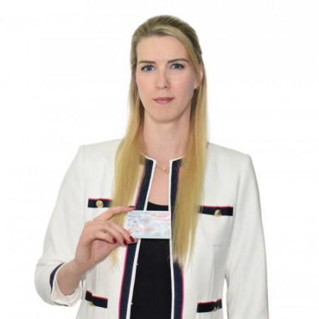 Bettina B.